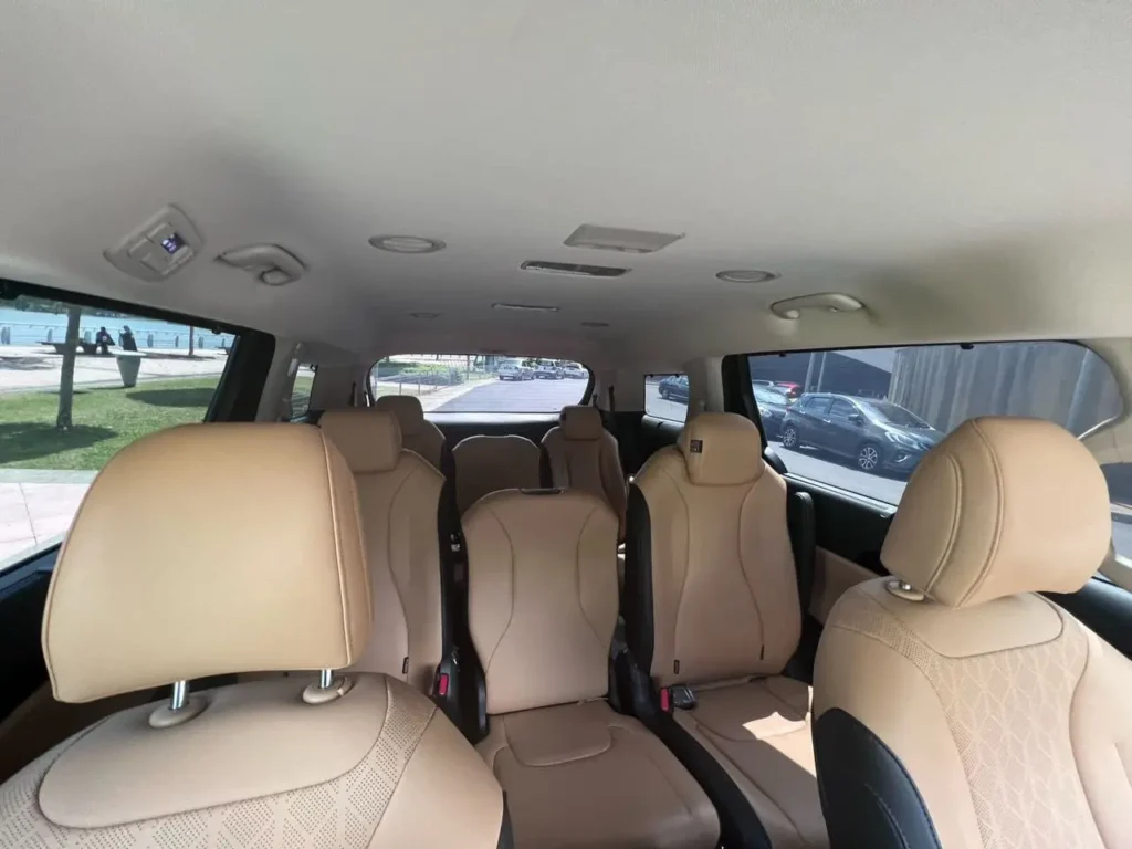 Kia Carnival For Rent 8