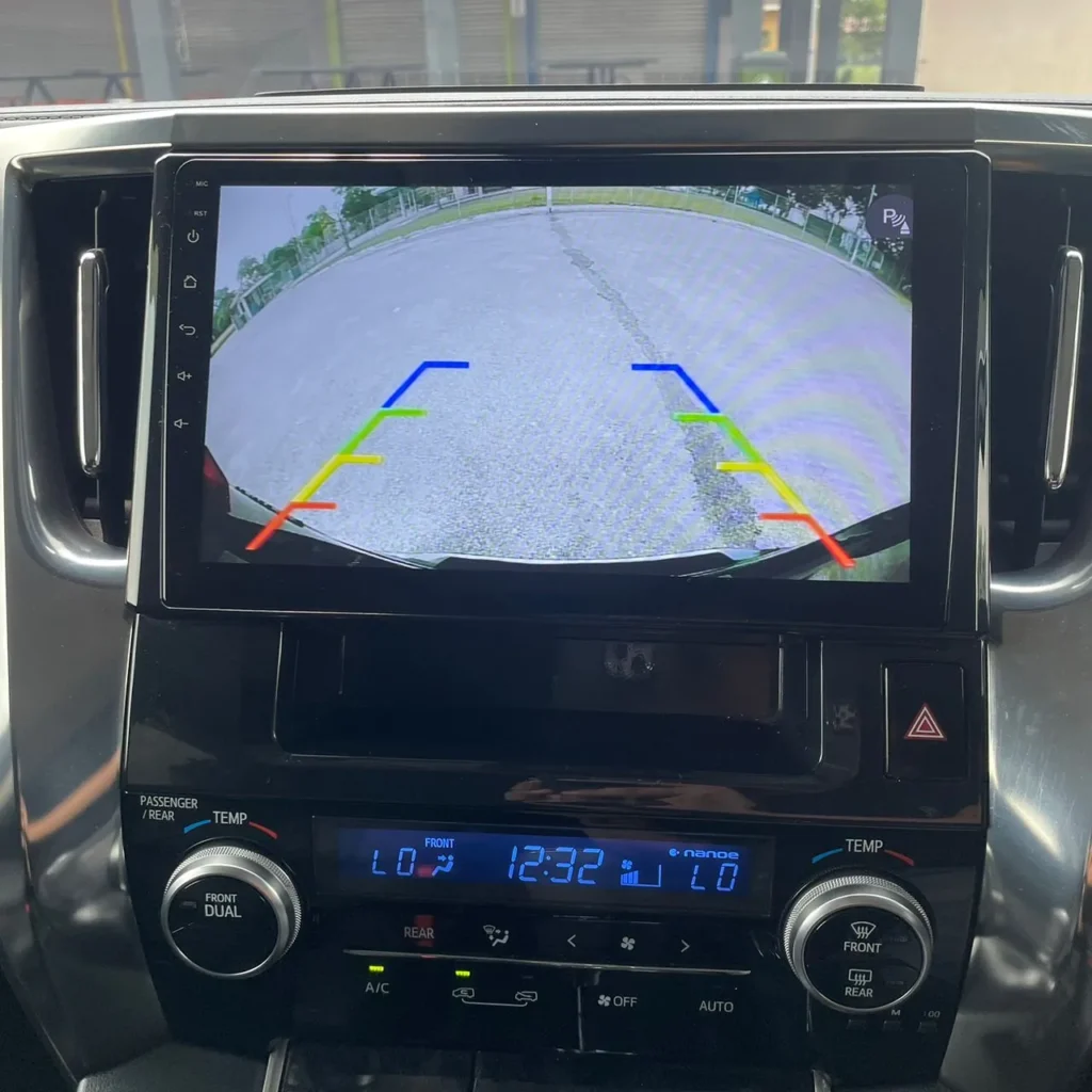 Rent Alphard 8 Seater17